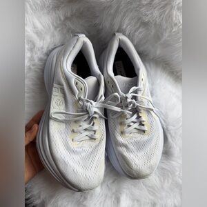 Hoka White bondi 8 sneakers women’s size 7.5B